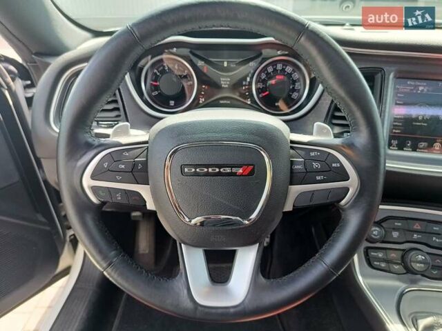 Білий Додж Challenger, об'ємом двигуна 3.6 л та пробігом 126 тис. км за 17000 $, фото 28 на Automoto.ua