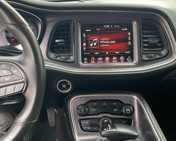 Белый Додж Челенджер, объемом двигателя 3.6 л и пробегом 72 тыс. км за 23000 $, фото 10 на Automoto.ua