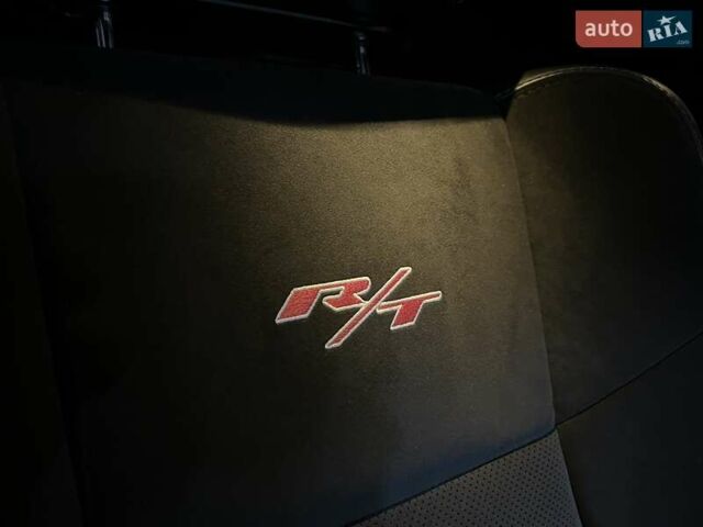 Белый Додж Челенджер, объемом двигателя 6.4 л и пробегом 92 тыс. км за 28300 $, фото 54 на Automoto.ua