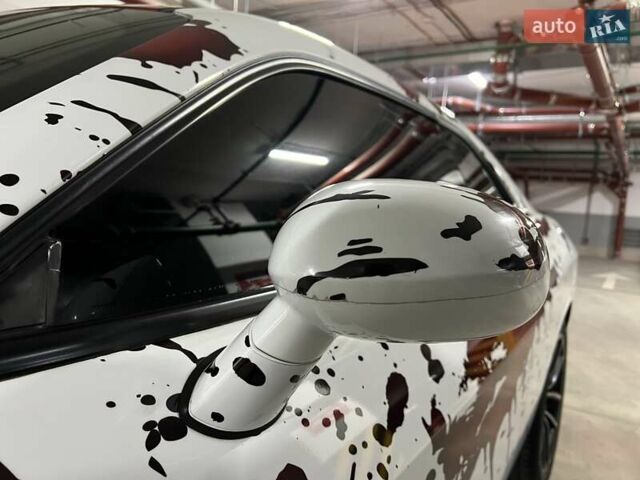 Белый Додж Челенджер, объемом двигателя 6.4 л и пробегом 92 тыс. км за 28300 $, фото 23 на Automoto.ua