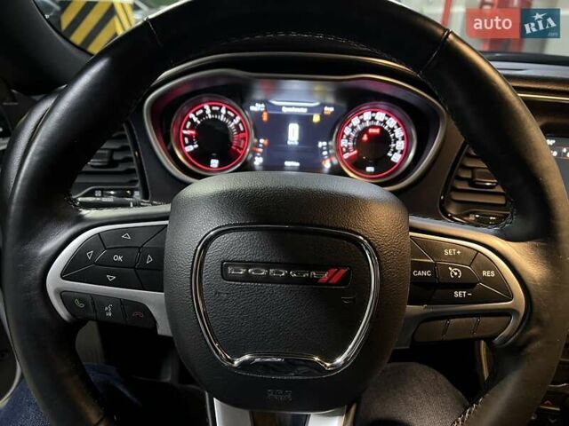 Белый Додж Челенджер, объемом двигателя 6.4 л и пробегом 92 тыс. км за 29999 $, фото 35 на Automoto.ua