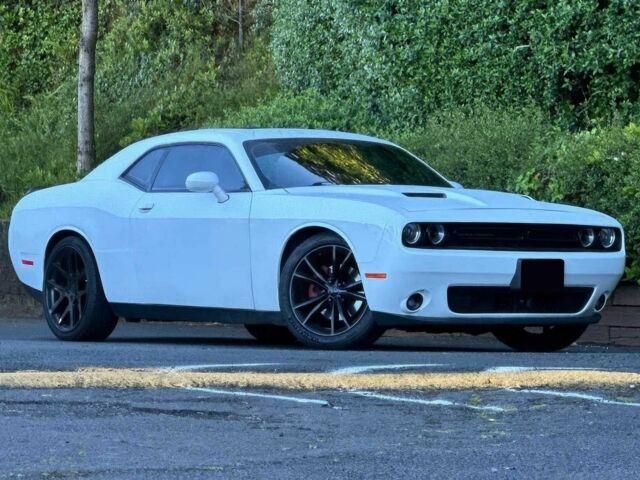 Білий Додж Challenger, об'ємом двигуна 3.6 л та пробігом 123 тис. км за 12700 $, фото 1 на Automoto.ua