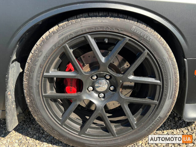 Белый Додж Челенджер, объемом двигателя 6.4 л и пробегом 136 тыс. км за 35000 $, фото 7 на Automoto.ua