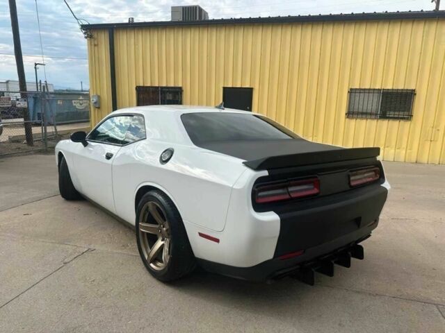 Білий Додж Challenger, об'ємом двигуна 6.2 л та пробігом 79 тис. км за 8464 $, фото 4 на Automoto.ua