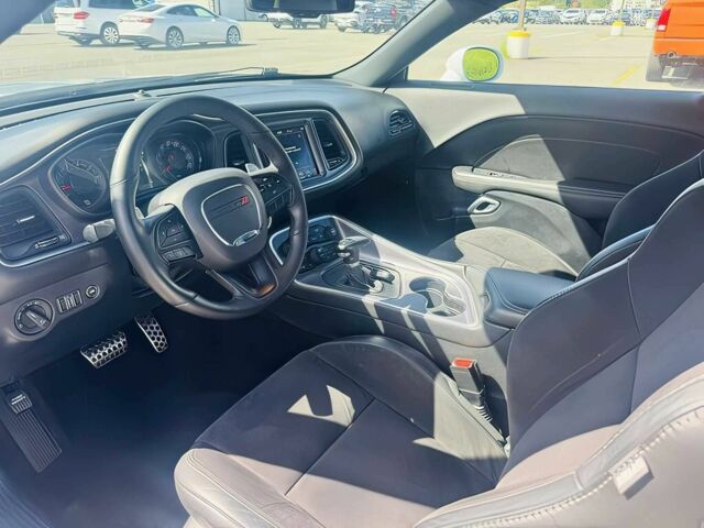 Белый Додж Челенджер, объемом двигателя 3.6 л и пробегом 33 тыс. км за 17000 $, фото 9 на Automoto.ua