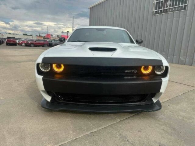 Белый Додж Челенджер, объемом двигателя 6.2 л и пробегом 37 тыс. км за 20000 $, фото 1 на Automoto.ua