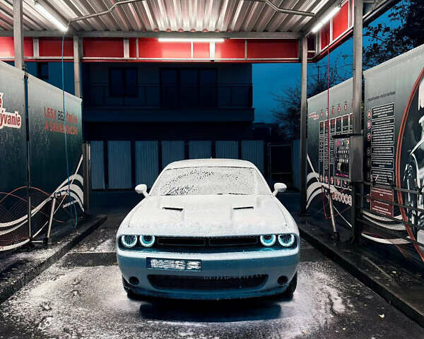 Білий Додж Challenger, об'ємом двигуна 3.6 л та пробігом 115 тис. км за 16850 $, фото 4 на Automoto.ua