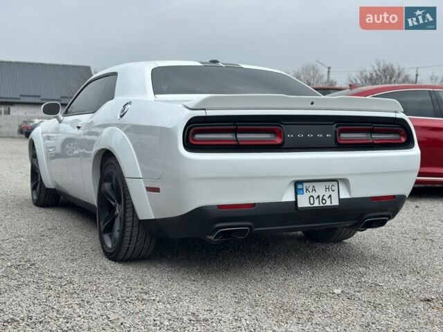 Білий Додж Challenger, об'ємом двигуна 5.46 л та пробігом 120 тис. км за 26500 $, фото 11 на Automoto.ua