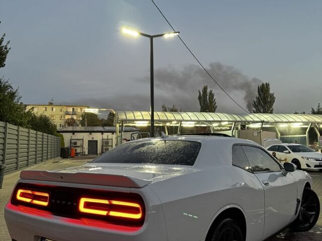 Білий Додж Challenger, об'ємом двигуна 3.6 л та пробігом 126 тис. км за 19933 $, фото 1 на Automoto.ua