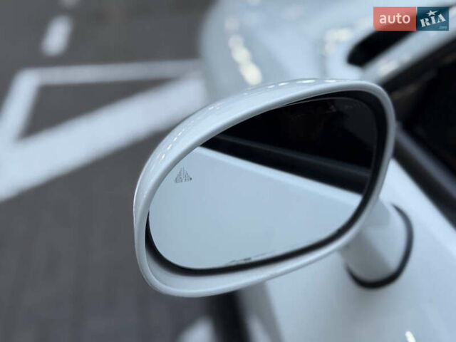 Белый Додж Челенджер, объемом двигателя 5.7 л и пробегом 90 тыс. км за 29900 $, фото 9 на Automoto.ua