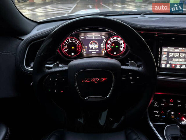 Белый Додж Челенджер, объемом двигателя 5.7 л и пробегом 90 тыс. км за 29900 $, фото 12 на Automoto.ua