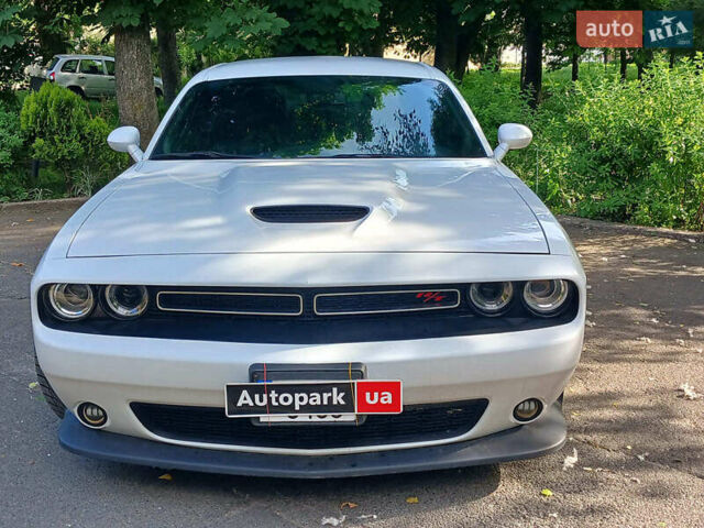 Белый Додж Челенджер, объемом двигателя 5.7 л и пробегом 53 тыс. км за 25190 $, фото 1 на Automoto.ua