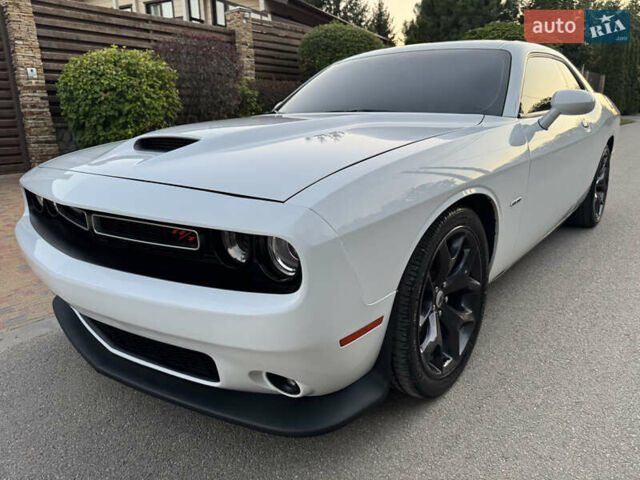 Білий Додж Challenger, об'ємом двигуна 5.65 л та пробігом 84 тис. км за 26500 $, фото 9 на Automoto.ua