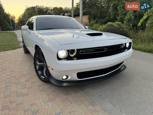 Білий Додж Challenger, об'ємом двигуна 5.65 л та пробігом 84 тис. км за 26500 $, фото 42 на Automoto.ua