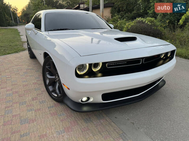 Білий Додж Challenger, об'ємом двигуна 5.65 л та пробігом 84 тис. км за 26500 $, фото 39 на Automoto.ua