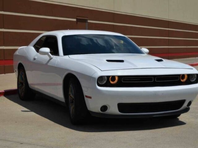 Білий Додж Challenger, об'ємом двигуна 3.6 л та пробігом 40 тис. км за 13400 $, фото 2 на Automoto.ua