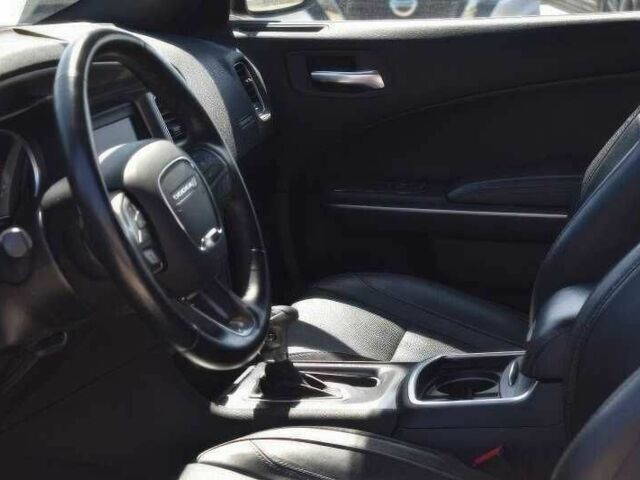 Белый Додж Челенджер, объемом двигателя 3.6 л и пробегом 46 тыс. км за 12000 $, фото 8 на Automoto.ua