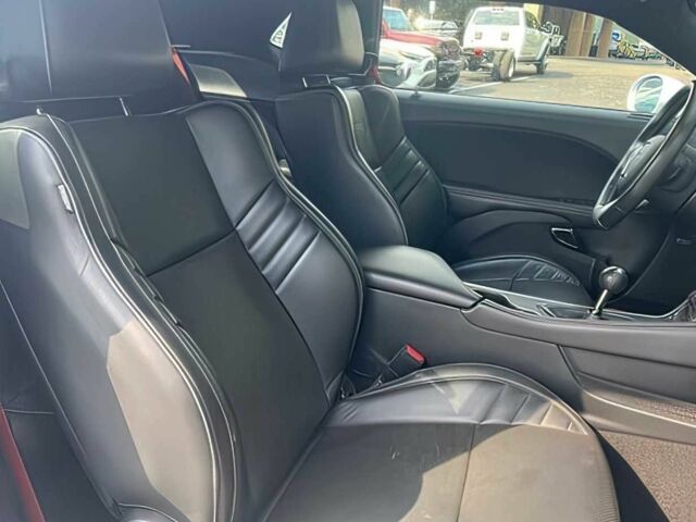 Белый Додж Челенджер, объемом двигателя 6.2 л и пробегом 35 тыс. км за 30000 $, фото 10 на Automoto.ua