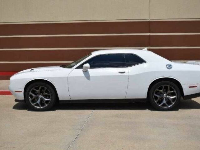 Белый Додж Челенджер, объемом двигателя 3.6 л и пробегом 46 тыс. км за 12000 $, фото 4 на Automoto.ua