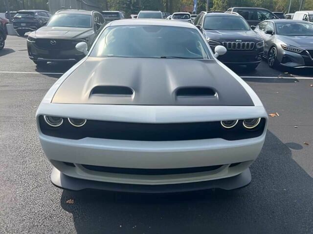 Белый Додж Челенджер, объемом двигателя 6.2 л и пробегом 35 тыс. км за 30000 $, фото 1 на Automoto.ua