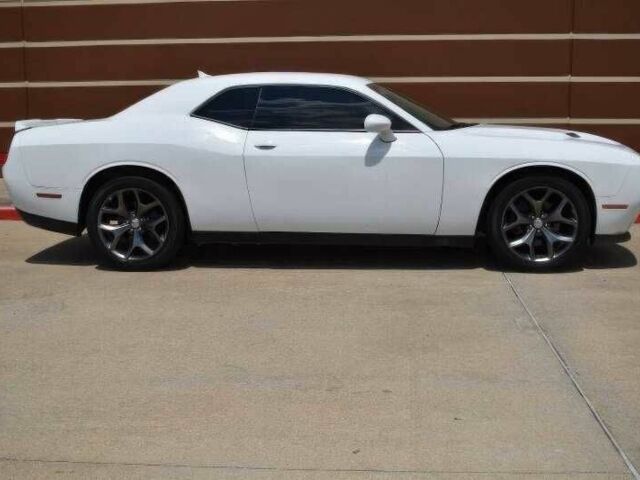 Белый Додж Челенджер, объемом двигателя 3.6 л и пробегом 46 тыс. км за 12000 $, фото 3 на Automoto.ua