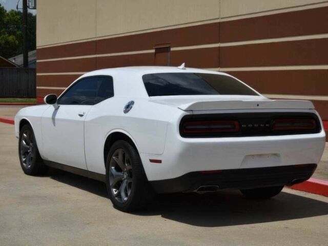 Білий Додж Challenger, об'ємом двигуна 3.6 л та пробігом 40 тис. км за 13400 $, фото 6 на Automoto.ua