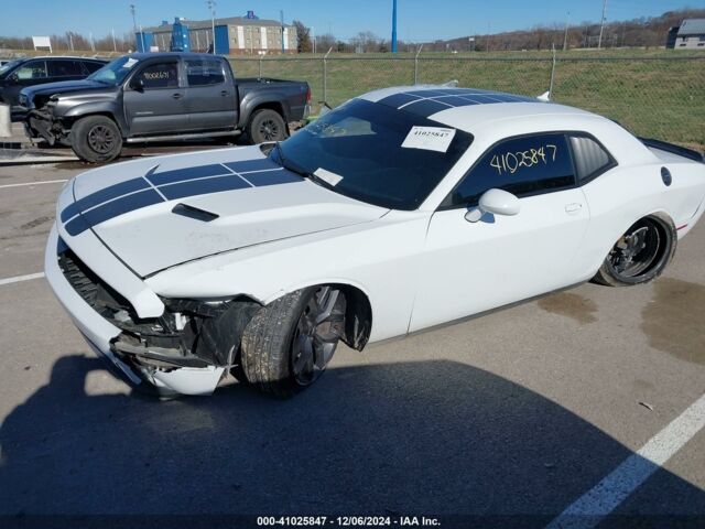 Додж Челенджер 2021 в Львове на Automoto.ua Белый Додж Челенджер, объемом двигателя 3.6 л и пробегом 163 тыс. км за 14000 $, фото 2 на Automoto.ua