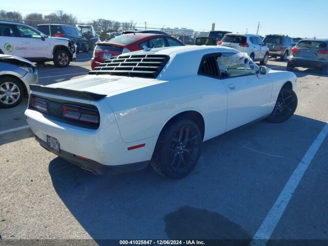 Додж Челенджер 2021 в Львове на Automoto.ua Белый Додж Челенджер, объемом двигателя 3.6 л и пробегом 163 тыс. км за 14000 $, фото 5 на Automoto.ua