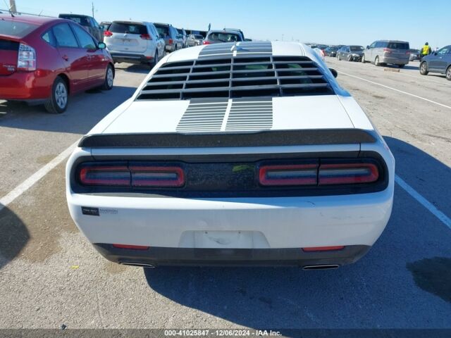 Додж Челенджер 2021 в Львове на Automoto.ua Белый Додж Челенджер, объемом двигателя 3.6 л и пробегом 163 тыс. км за 14000 $, фото 4 на Automoto.ua