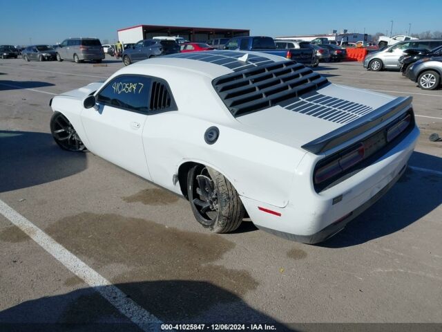 Додж Челенджер 2021 в Львове на Automoto.ua Белый Додж Челенджер, объемом двигателя 3.6 л и пробегом 163 тыс. км за 14000 $, фото 3 на Automoto.ua