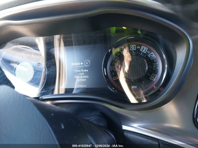 Додж Челенджер 2021 в Львове на Automoto.ua Белый Додж Челенджер, объемом двигателя 3.6 л и пробегом 163 тыс. км за 14000 $, фото 7 на Automoto.ua