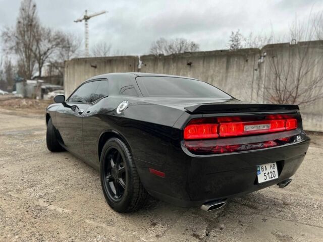 Чорний Додж Challenger, об'ємом двигуна 3.6 л та пробігом 300 тис. км за 12999 $, фото 10 на Automoto.ua