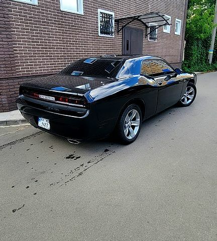 Чорний Додж Challenger, об'ємом двигуна 3.6 л та пробігом 310 тис. км за 14999 $, фото 1 на Automoto.ua