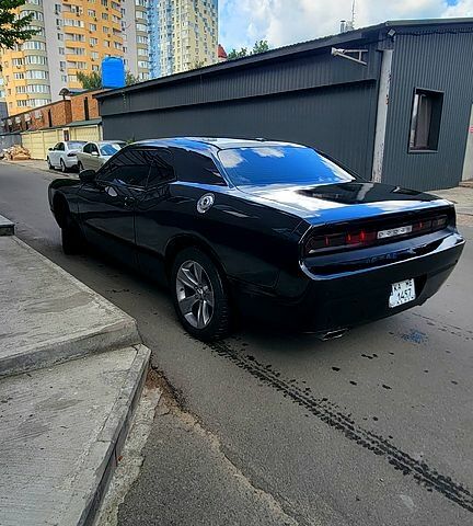 Чорний Додж Challenger, об'ємом двигуна 3.6 л та пробігом 310 тис. км за 14999 $, фото 2 на Automoto.ua