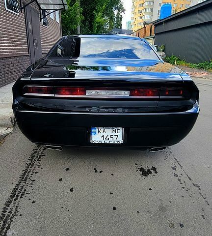 Чорний Додж Challenger, об'ємом двигуна 3.6 л та пробігом 310 тис. км за 14999 $, фото 3 на Automoto.ua