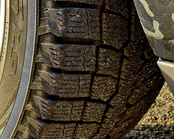 Черный Додж Челенджер, объемом двигателя 3.6 л и пробегом 210 тыс. км за 16500 $, фото 18 на Automoto.ua