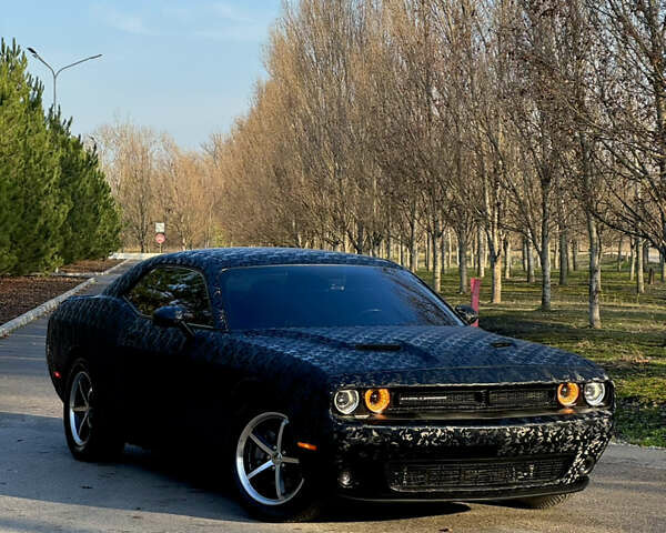 Черный Додж Челенджер, объемом двигателя 3.6 л и пробегом 210 тыс. км за 16500 $, фото 3 на Automoto.ua