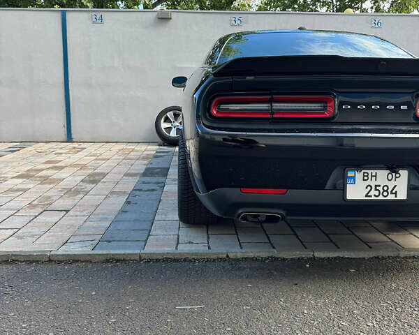 Черный Додж Челенджер, объемом двигателя 3.56 л и пробегом 110 тыс. км за 17000 $, фото 7 на Automoto.ua