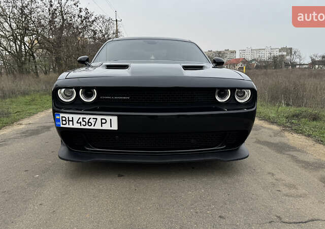 Черный Додж Челенджер, объемом двигателя 3.6 л и пробегом 153 тыс. км за 17000 $, фото 8 на Automoto.ua