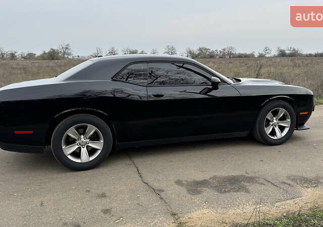 Черный Додж Челенджер, объемом двигателя 3.6 л и пробегом 153 тыс. км за 17000 $, фото 7 на Automoto.ua