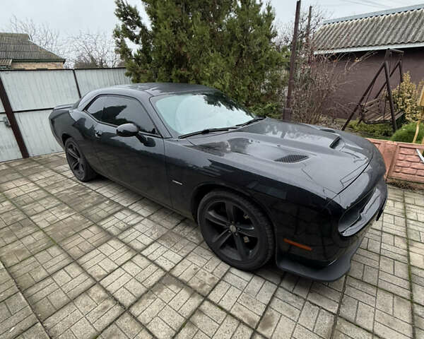 Черный Додж Челенджер, объемом двигателя 5.65 л и пробегом 180 тыс. км за 21500 $, фото 9 на Automoto.ua