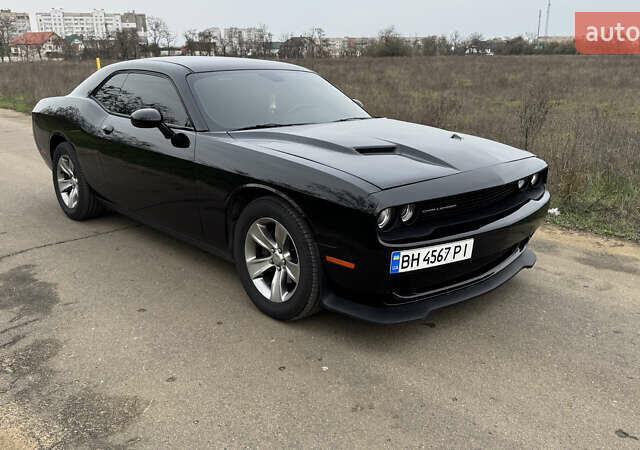 Черный Додж Челенджер, объемом двигателя 3.6 л и пробегом 153 тыс. км за 17000 $, фото 1 на Automoto.ua