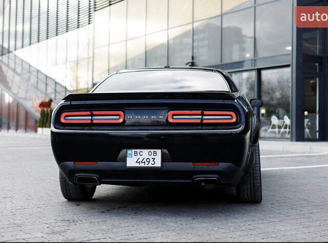 Чорний Додж Challenger, об'ємом двигуна 3.6 л та пробігом 234 тис. км за 12900 $, фото 3 на Automoto.ua