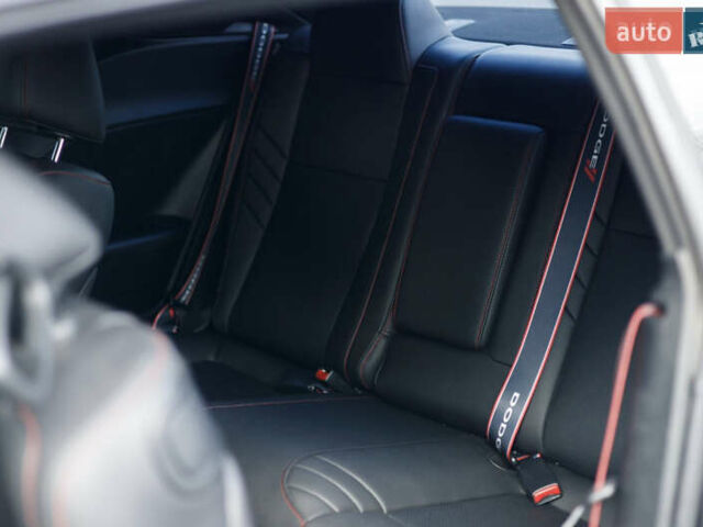 Чорний Додж Challenger, об'ємом двигуна 3.6 л та пробігом 234 тис. км за 12900 $, фото 5 на Automoto.ua