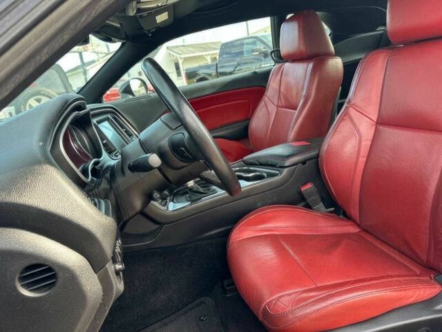 Чорний Додж Challenger, об'ємом двигуна 5.7 л та пробігом 73 тис. км за 11200 $, фото 8 на Automoto.ua