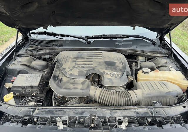 Черный Додж Челенджер, объемом двигателя 3.6 л и пробегом 153 тыс. км за 17000 $, фото 16 на Automoto.ua