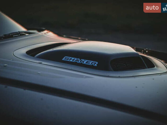 Черный Додж Челенджер, объемом двигателя 5.65 л и пробегом 72 тыс. км за 35000 $, фото 6 на Automoto.ua