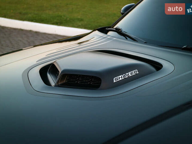 Черный Додж Челенджер, объемом двигателя 5.65 л и пробегом 72 тыс. км за 35000 $, фото 9 на Automoto.ua