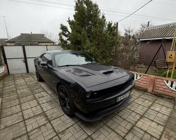 Черный Додж Челенджер, объемом двигателя 5.65 л и пробегом 180 тыс. км за 21500 $, фото 8 на Automoto.ua