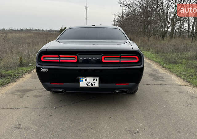 Черный Додж Челенджер, объемом двигателя 3.6 л и пробегом 153 тыс. км за 17000 $, фото 9 на Automoto.ua